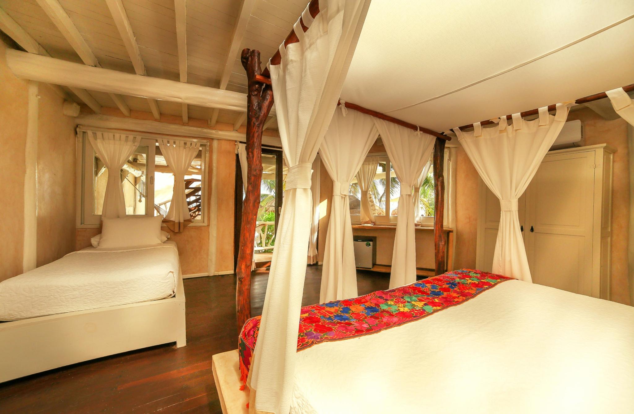 Estrellas - Located At The Party Zone Hotel Tulum