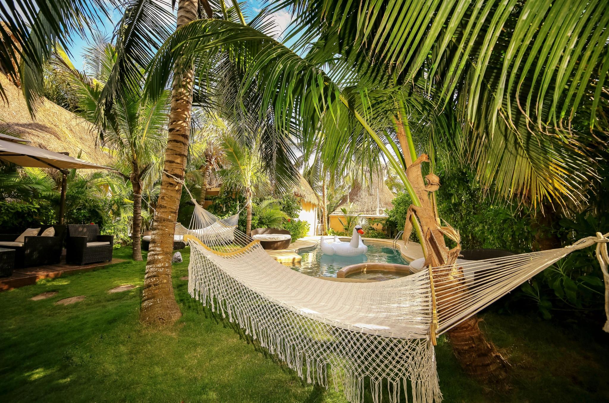 Estrellas - Located At The Party Zone Hotel