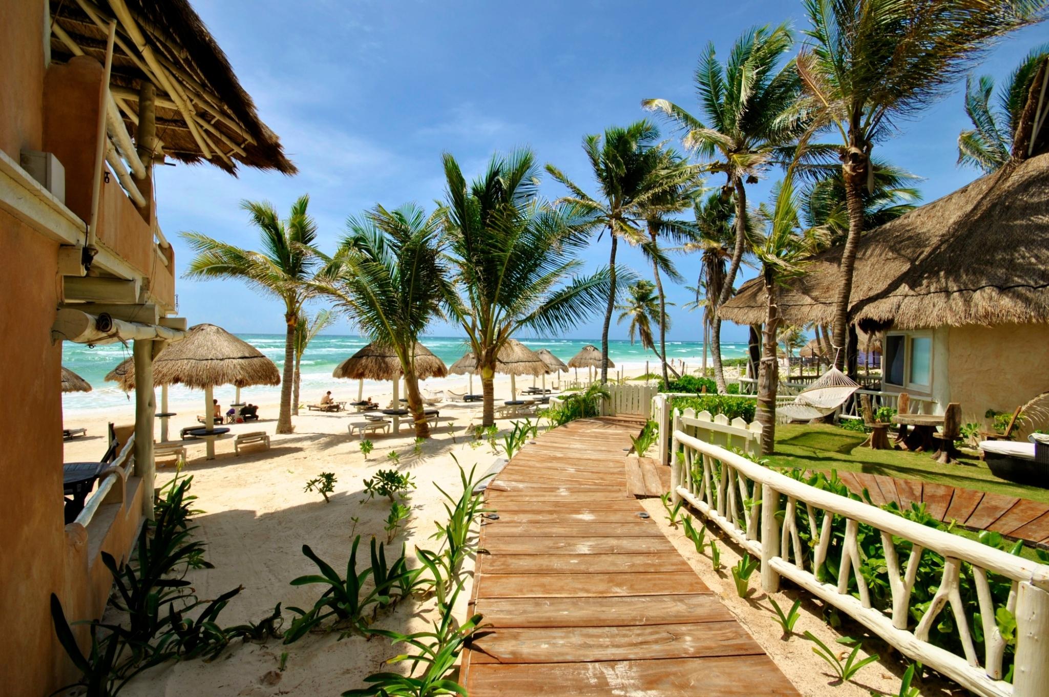 Estrellas - Located At The Party Zone Hotel