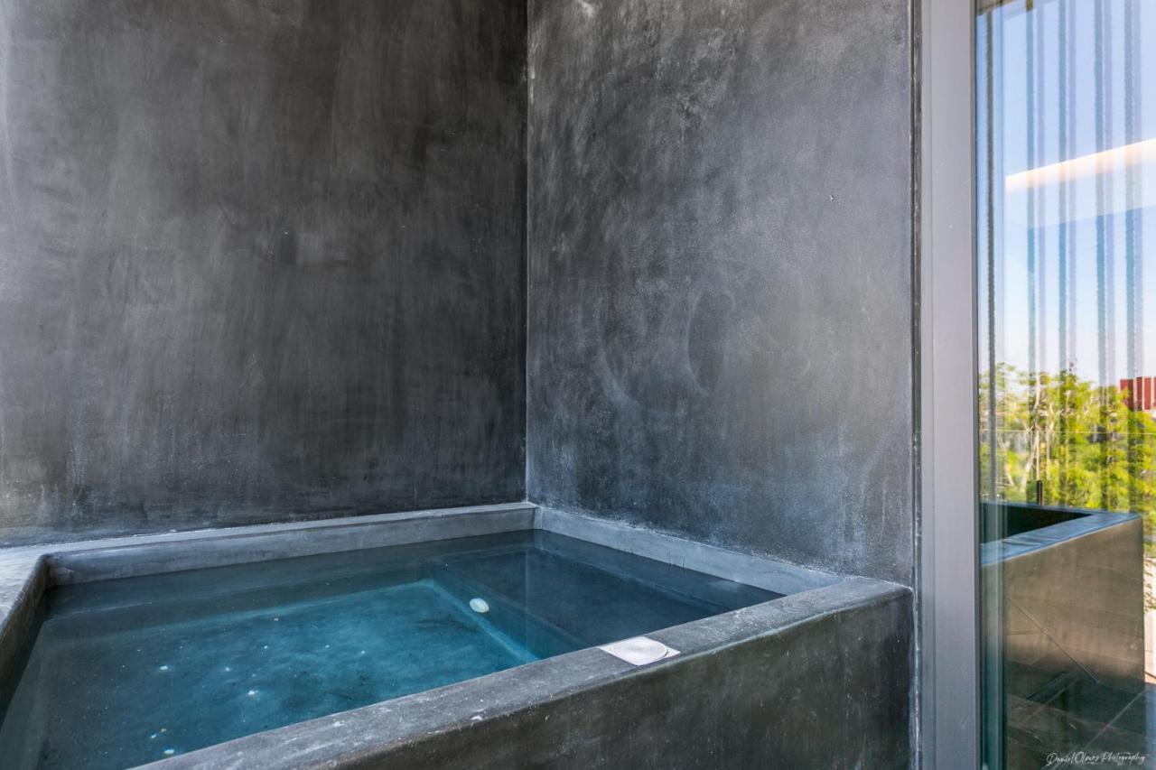 Iik By Groovy Stays- A Hip Condo-hotel With Wifi, Rooftop, Pool, Sleeps 6 Aparthotel