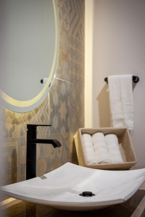 Aru Luxury - Private Pools