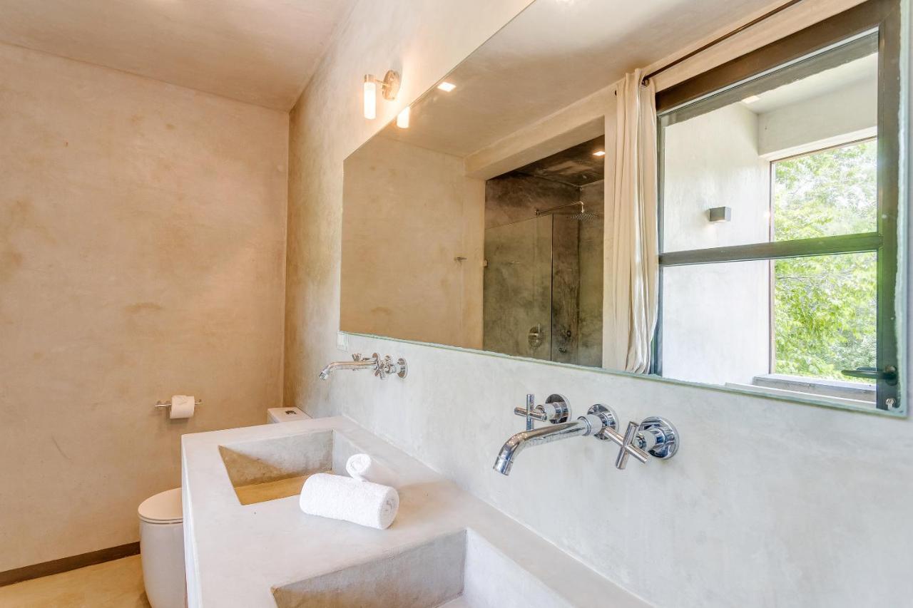 Chic In The Heart Of By Stella