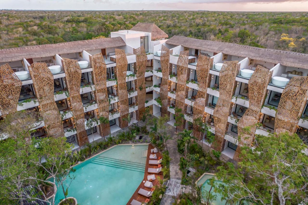Jade Hotel 5*