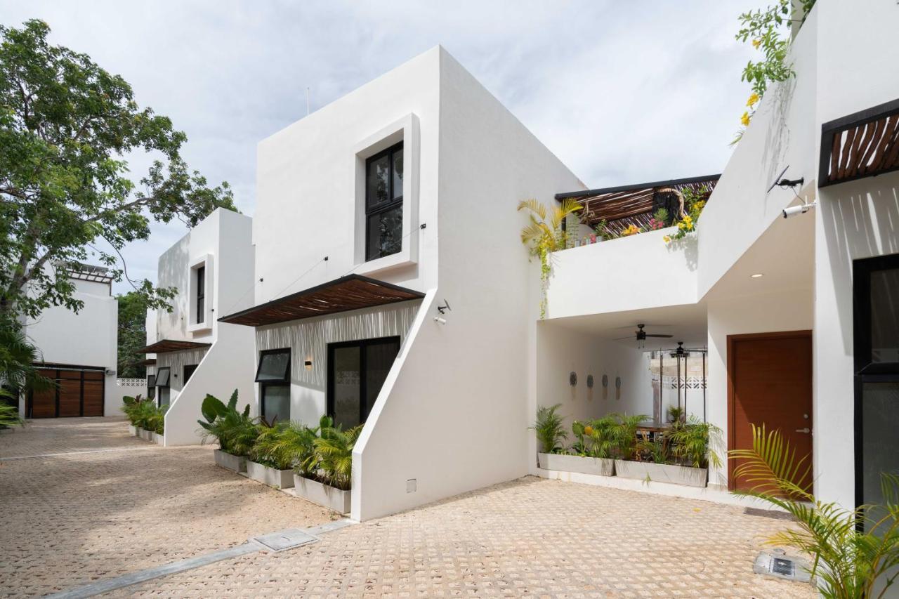 Cozy 3 Bedrooms Townhome-centrally Located-gated-wifi Apartment *