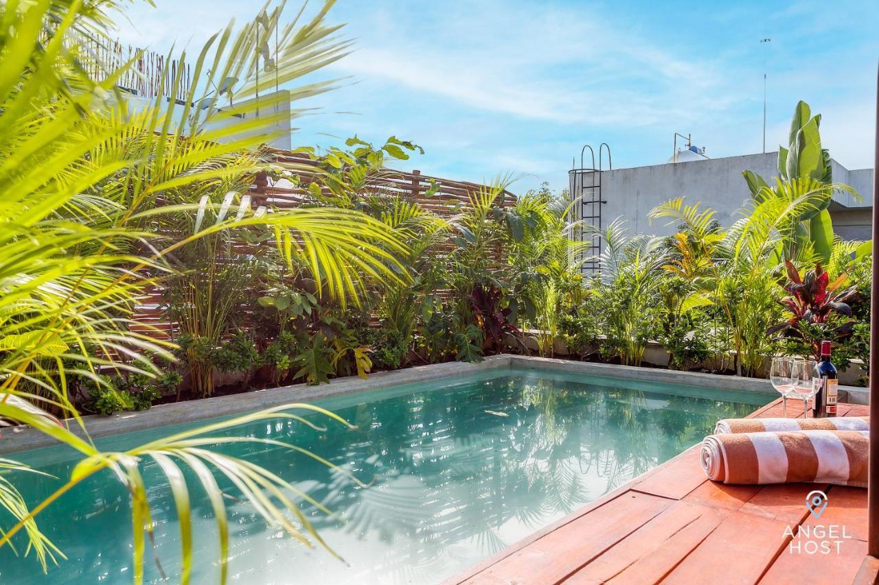 Chic In The Heart Of By Stella