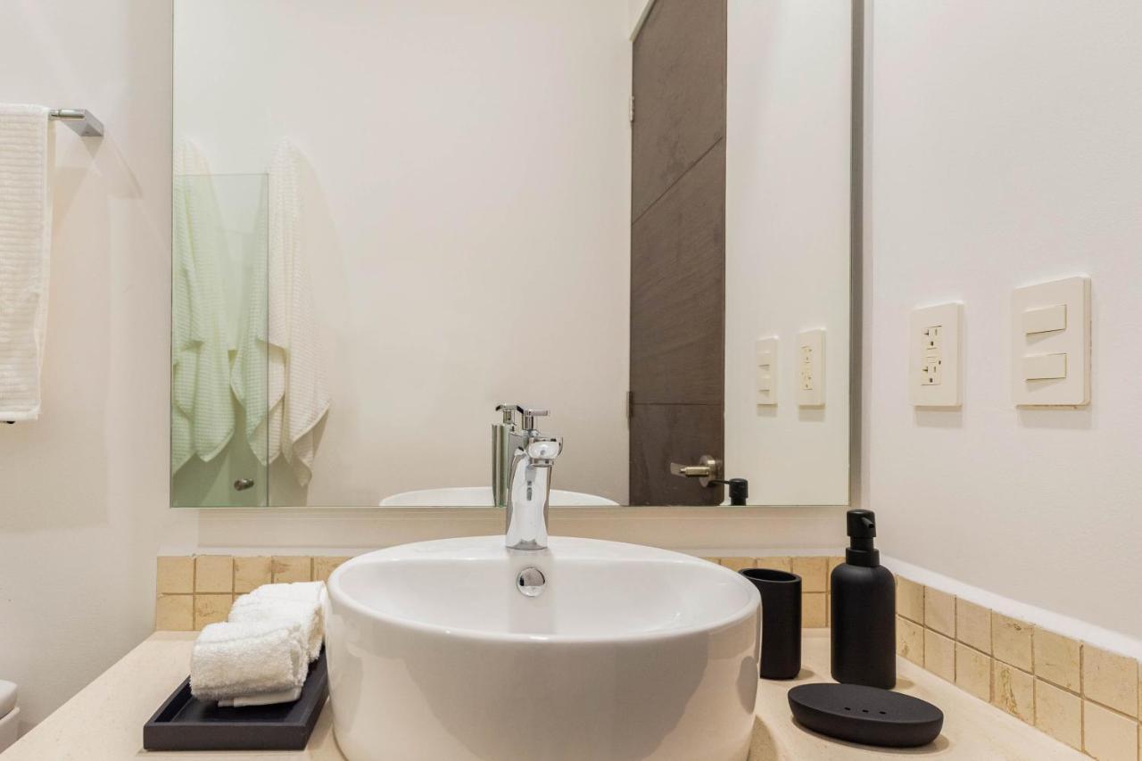 Apartment Quiet 2br In With Pool Spacious Patio Gym *