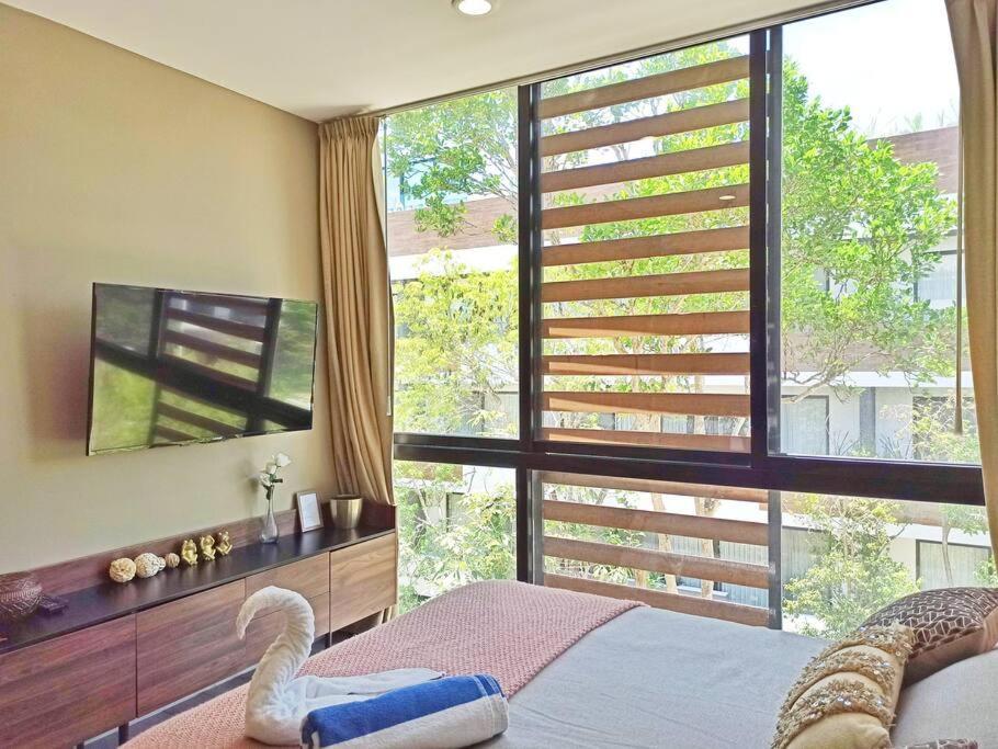 Skyline 2 New 2br/2bath Private Pool/rooftop Apartment *