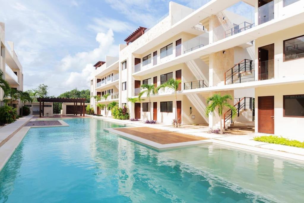 Zaazil, Jungle View & Great Pool 100mb Fiber Wifi! Apartment