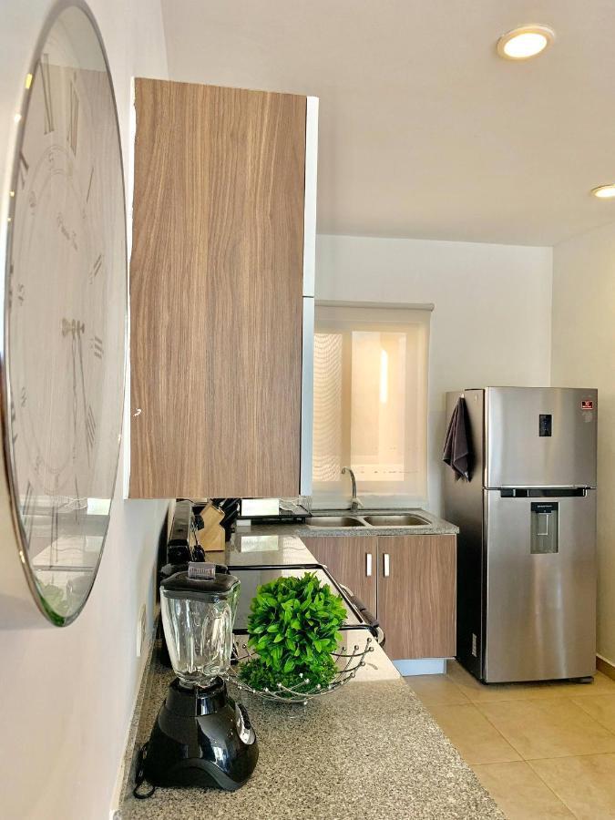Apartment Sleeps 4-6-amazing 2 Bedroom Ph With Bbq Jacuzzi