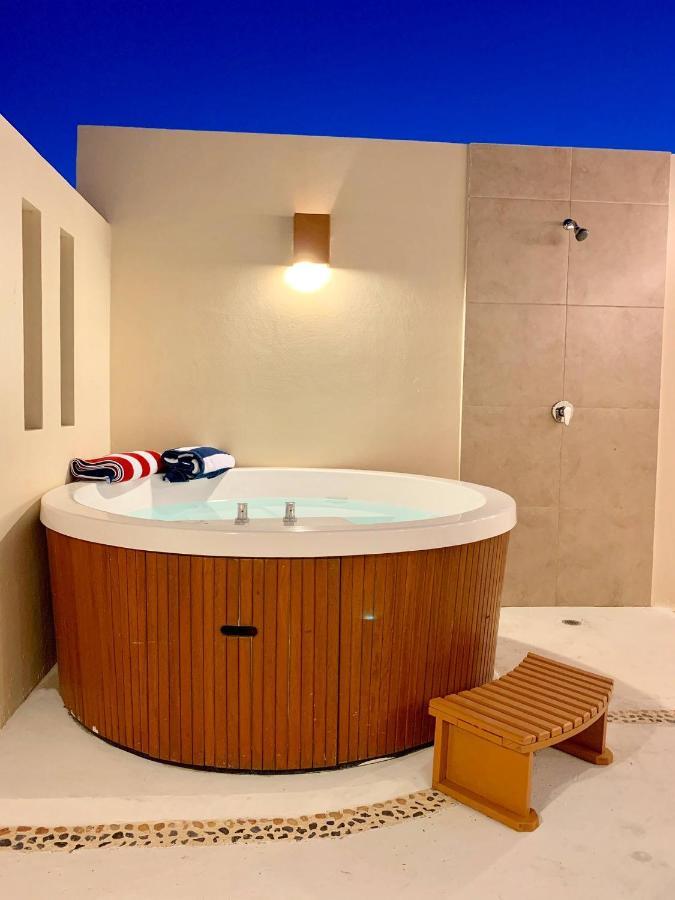 Apartment Sleeps 4-6-amazing 2 Bedroom Ph With Bbq Jacuzzi