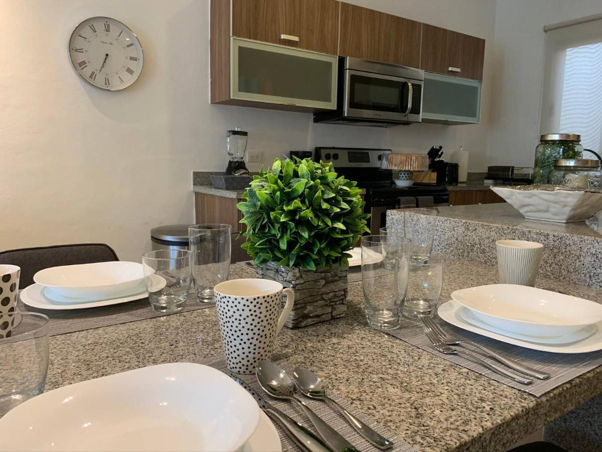 Apartment Sleeps 4-6-amazing 2 Bedroom Ph With Bbq Jacuzzi