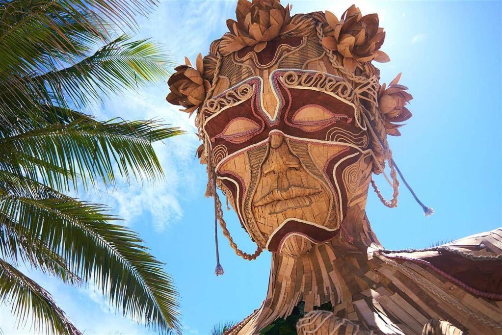 Modern Jungle Boutique W/ Amazing Amenities Apartment *