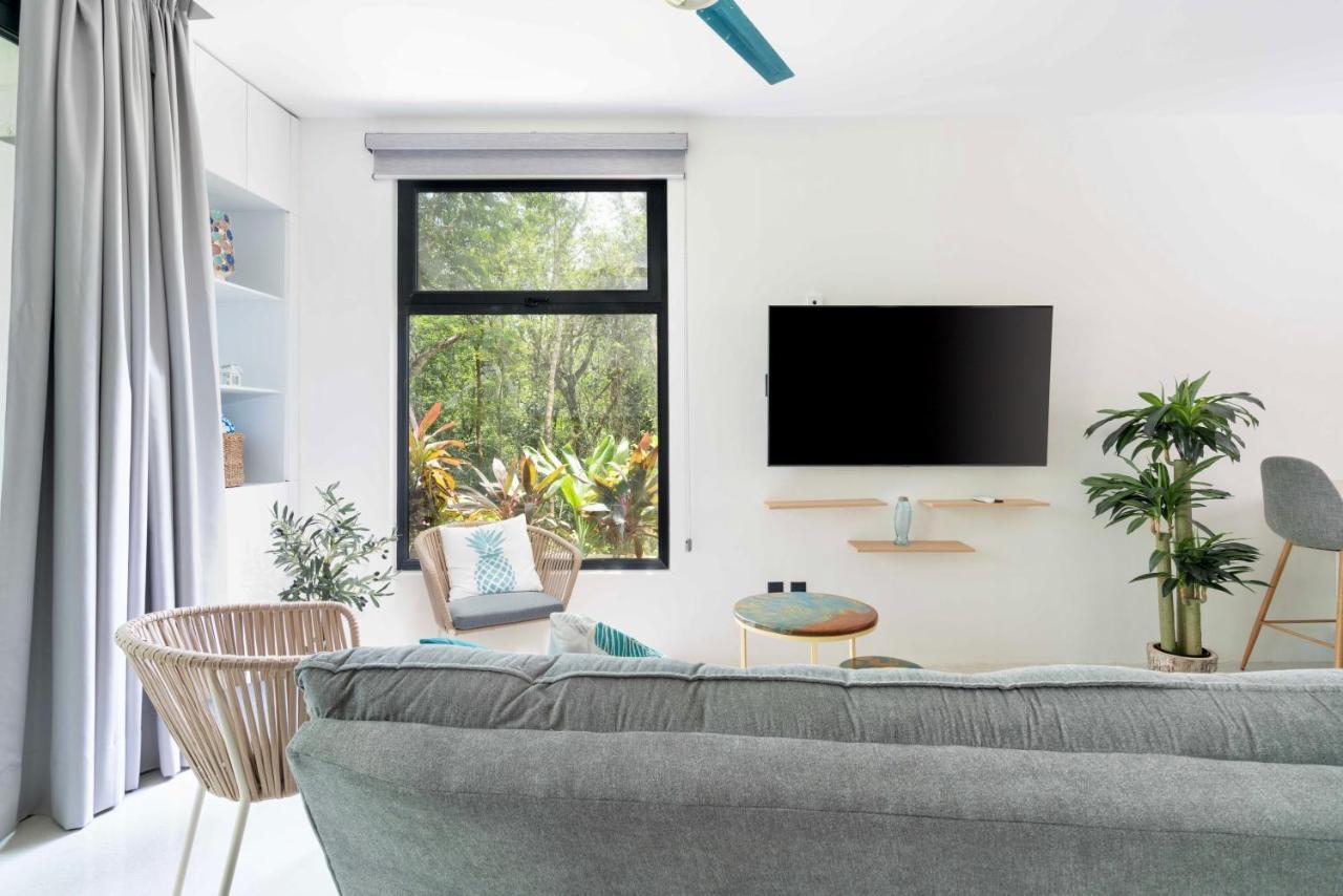 Stylish And Peaceful Jungle At 525 *