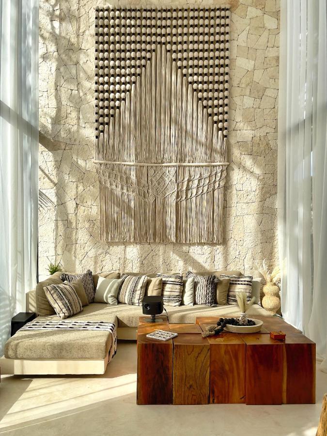 Jungle-chic Luxurious *