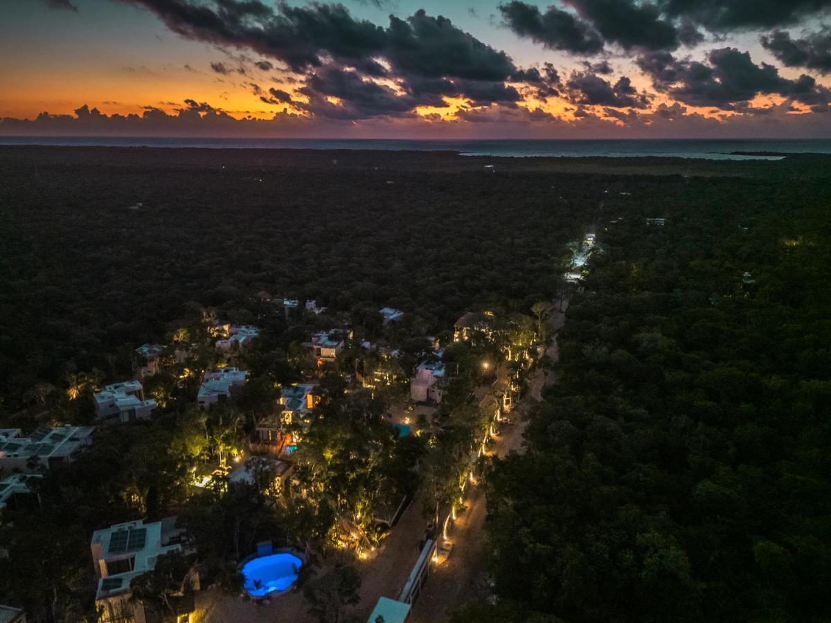 Jungle-chic Luxurious