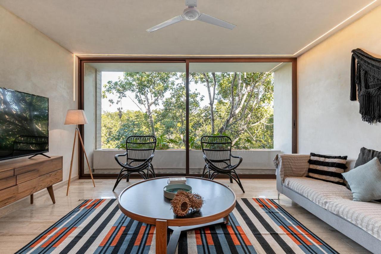 Apartment 308-303 Beautiful With 3 Bedrooms *