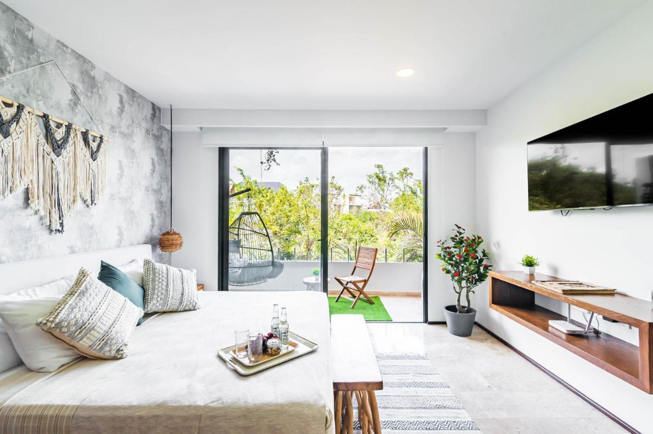 At Menesse Apartment *