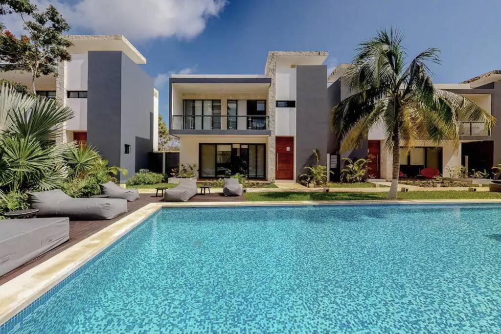 Spacious Condo, Beautiful Pool, Wi-fi - Casa Kaanal 104 Apartment *