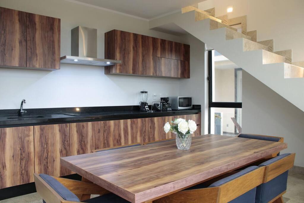 Spacious 3 Bed Penthouse With Rooftop And Gym Apartment