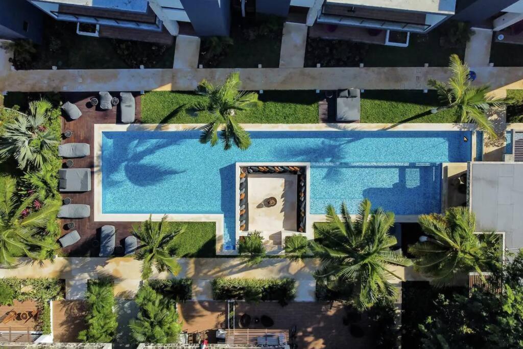 Spacious Condo, Beautiful Pool, Wi-fi - Casa Kaanal 104 *