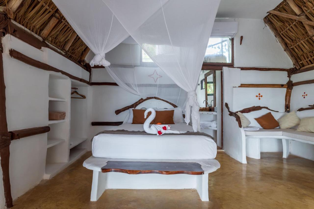 Villa Casa Aakbal - Luxury Front Tulum