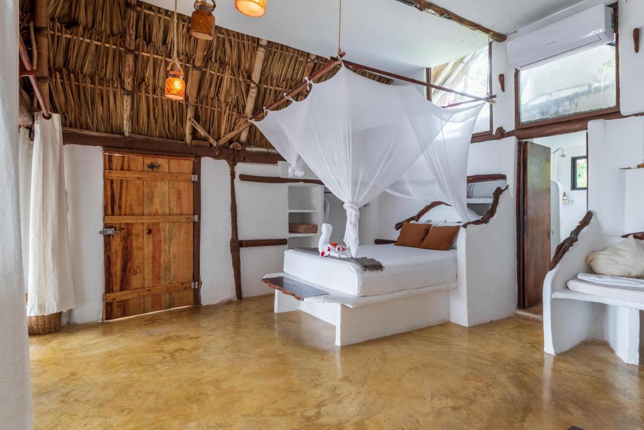 Casa Aakbal - Luxury Front Villa Tulum