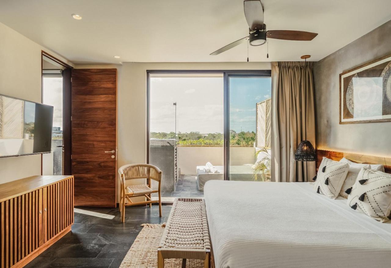 Divine 1br Ph With Private Pool And Spectacular Pools