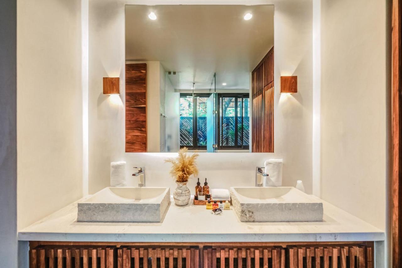 Divine 1br Ph With Private Pool And Spectacular Pools