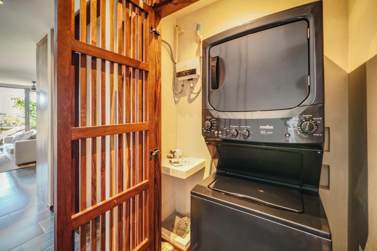 Divine 1br Ph With Private Pool And Spectacular Pools