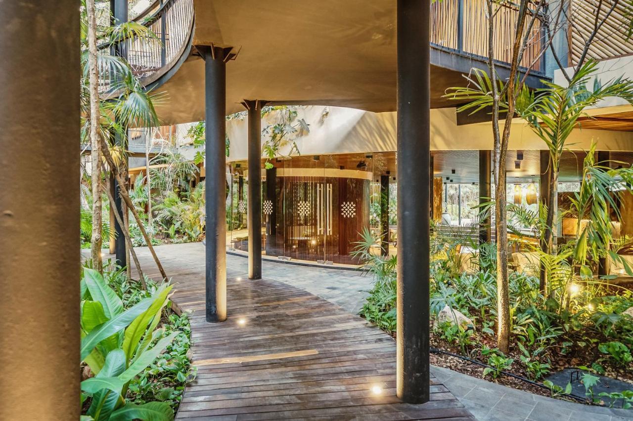 Divine 1br Ph With Private Pool And Spectacular Pools