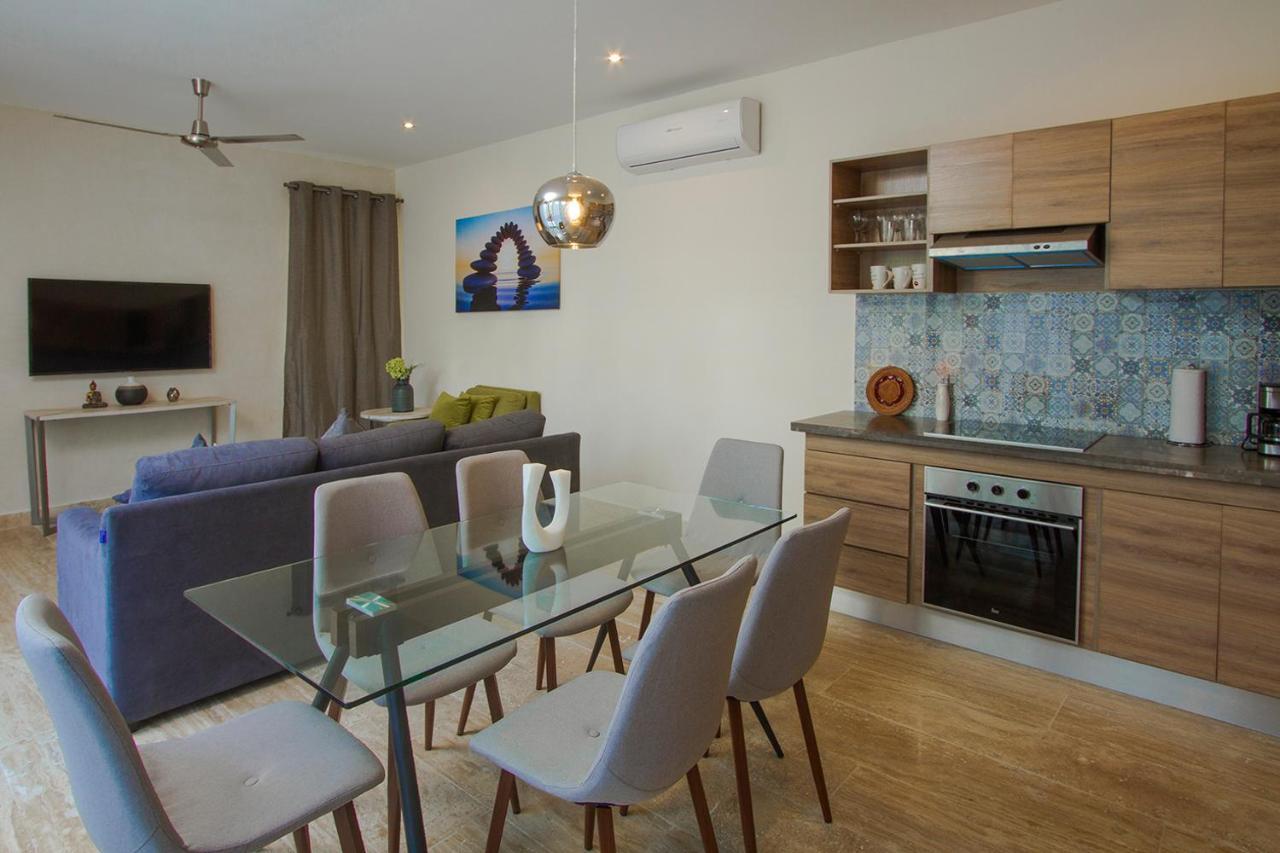 *luxurious With Private Patio*