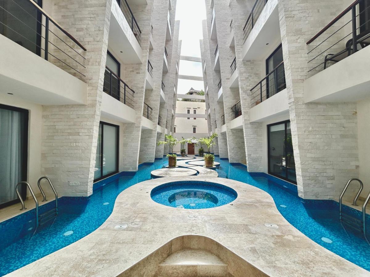 Apartment Rooftop Oasis: Urban Retreat With Infinity Pool & Private Terrace *