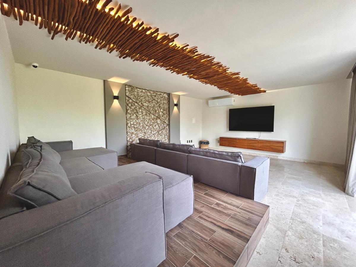 Rooftop Oasis: Urban Retreat With Infinity Pool & Private Terrace Apartment Tulum