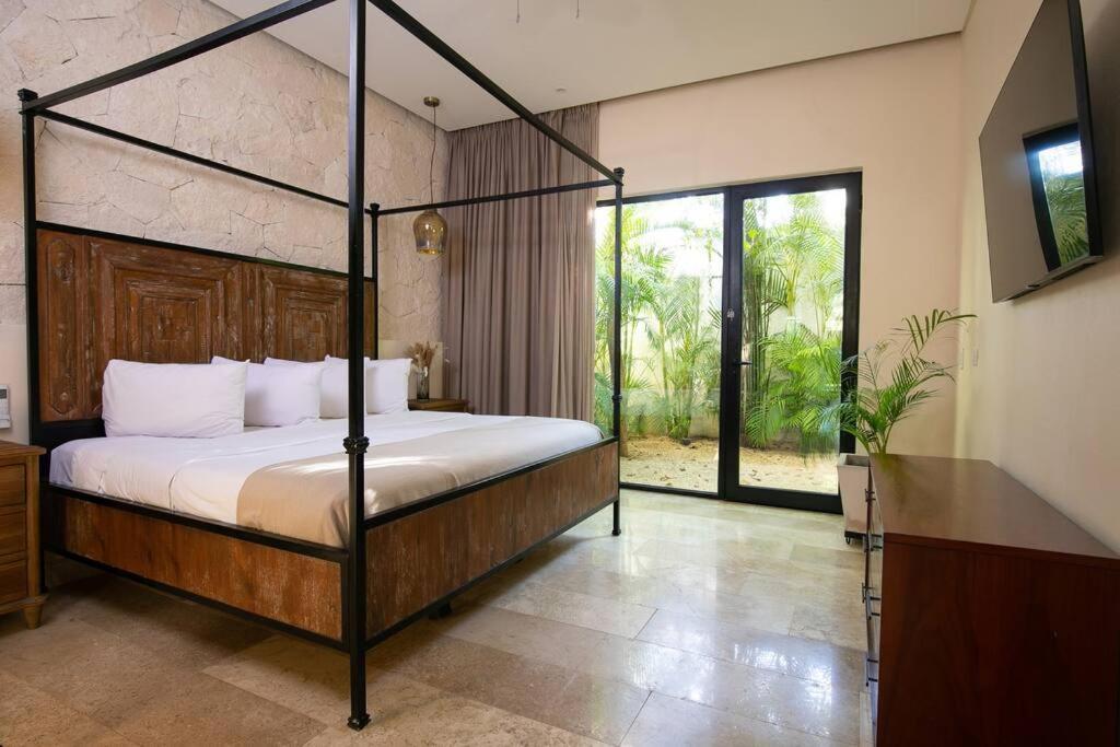 Luxurious Villa, 5 Bedroom Private Pool & Concierge Service Villa Tulum