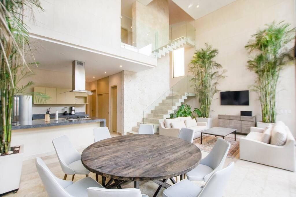 Villa Luxurious Villa, 5 Bedroom Private Pool & Concierge Service *