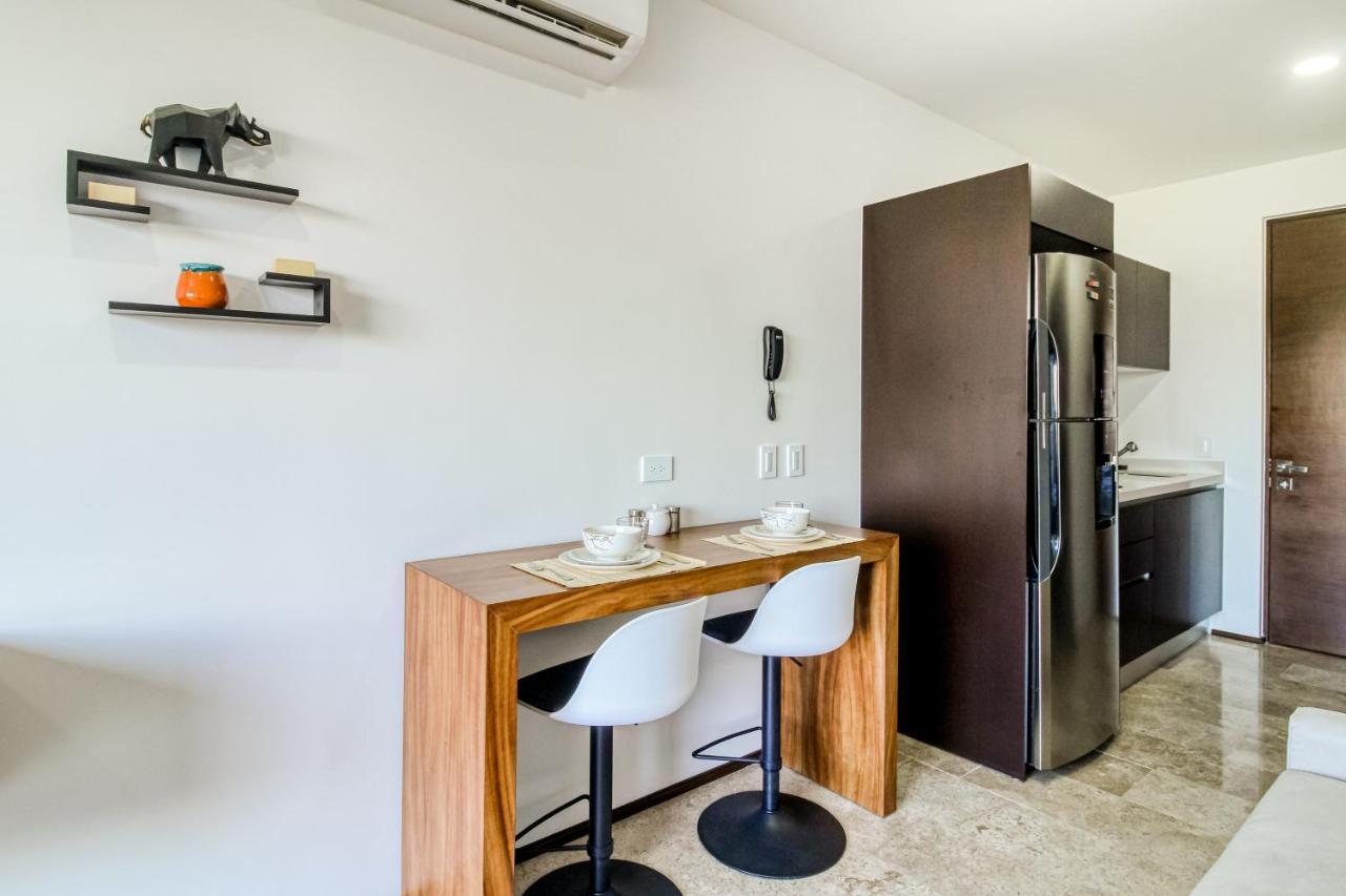 Hotel Menesse #327, Downtown