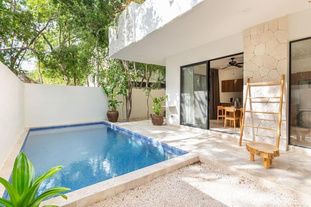 Private Hot Tub, Pool, Outdoor Cinema, 750 Mb Apartment