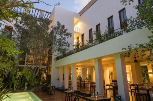 Downtown Hotel 4*