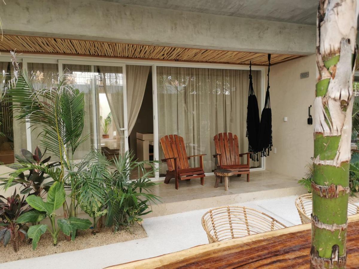 Apartment Jungle Chic