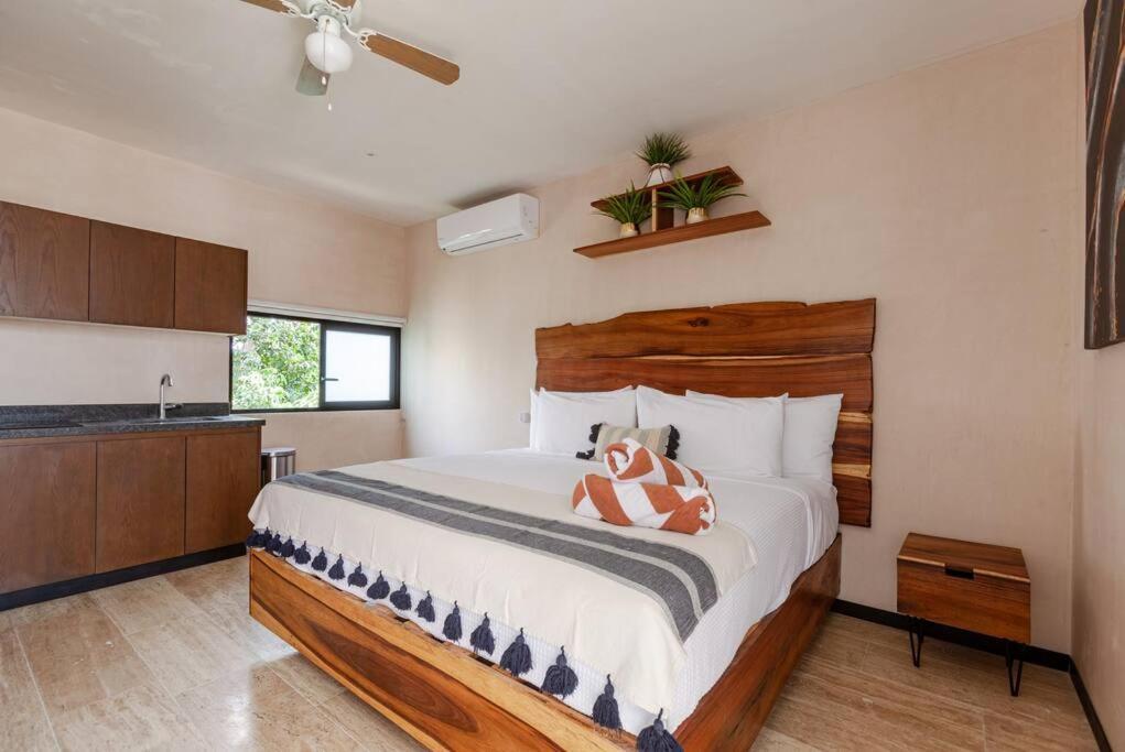 Charming Location Steps Away From The Main Avenue Apartment