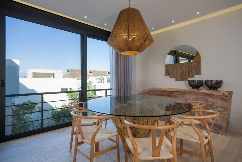 Apartment Beyond Amazing 3bd 2br/ Balcony