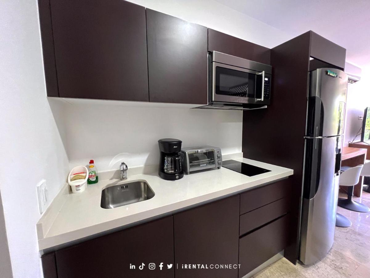 New Studio P-3, Pool, Roof Top, Great Location Apartment *