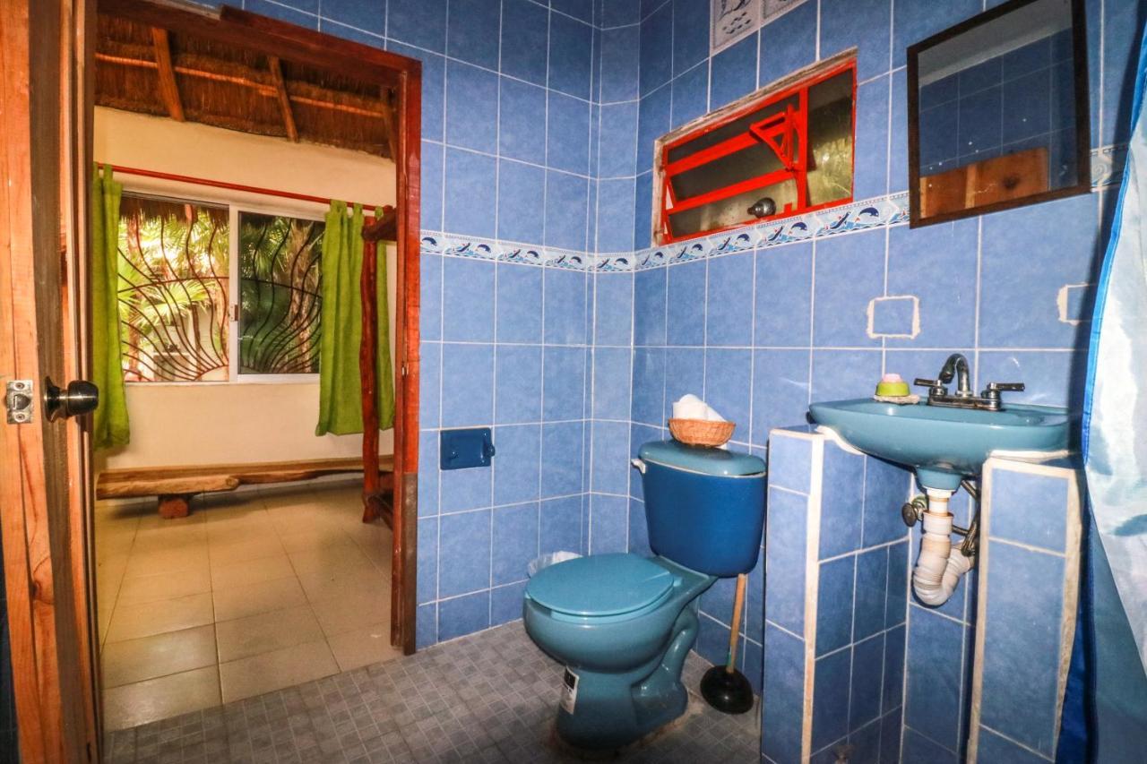 Playa Lakin-ha Beachfront Cabins Campsite Tulum