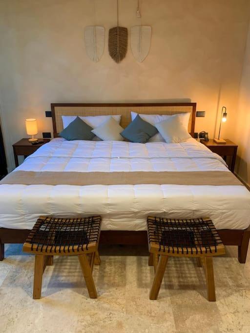 Apartment Jungle Retreat With 2 Pools & Private Access *