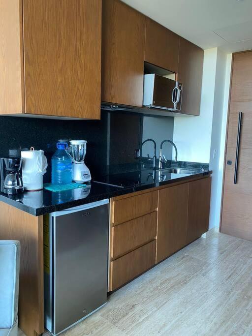 New Charming With Terrace Apartment