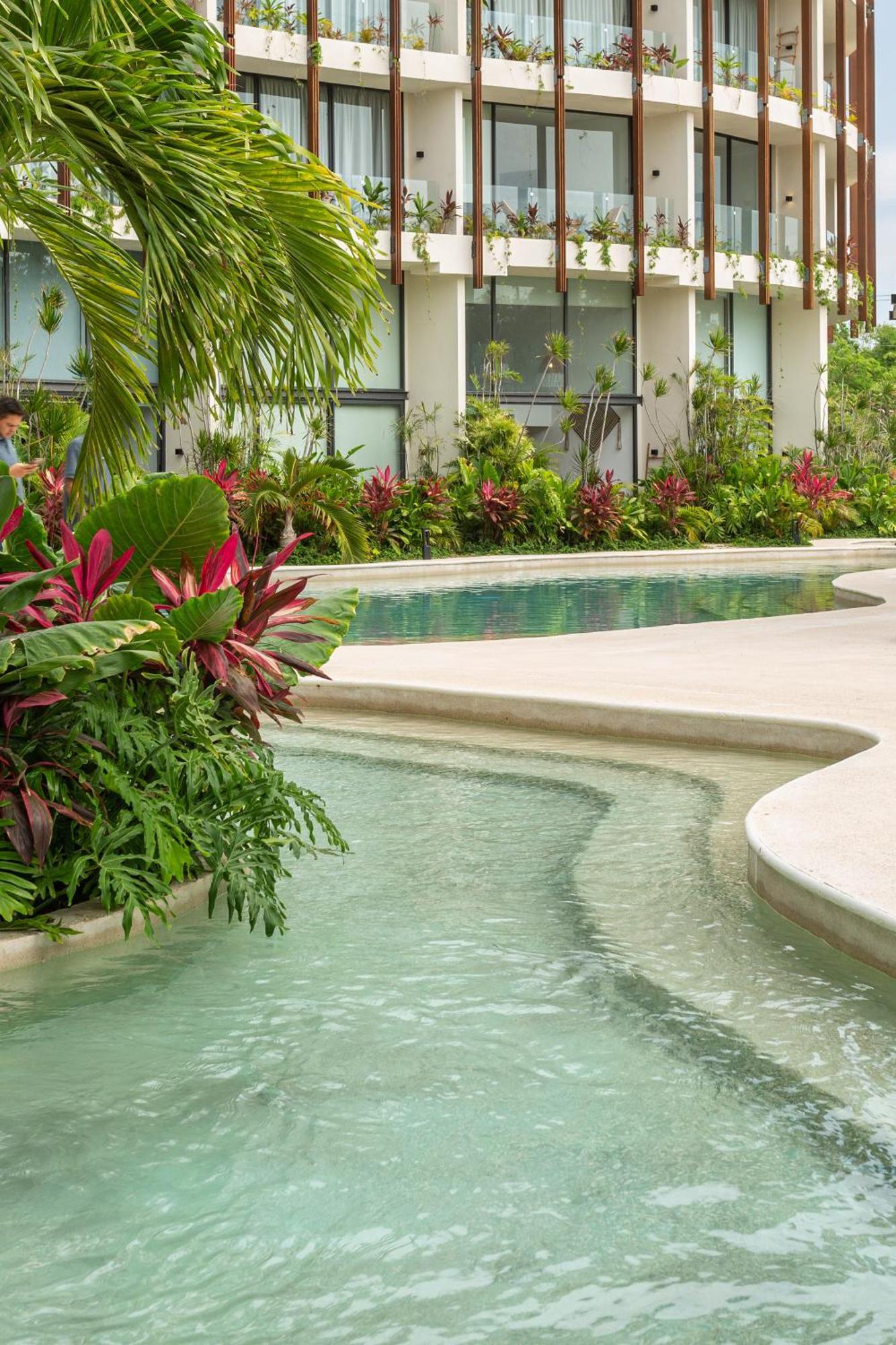 Mistiq Gardens *