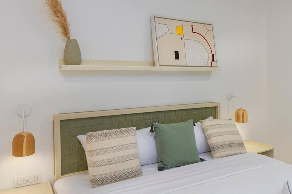 2 Bedroom + Private Pool And Roof Top Terrace Apartment