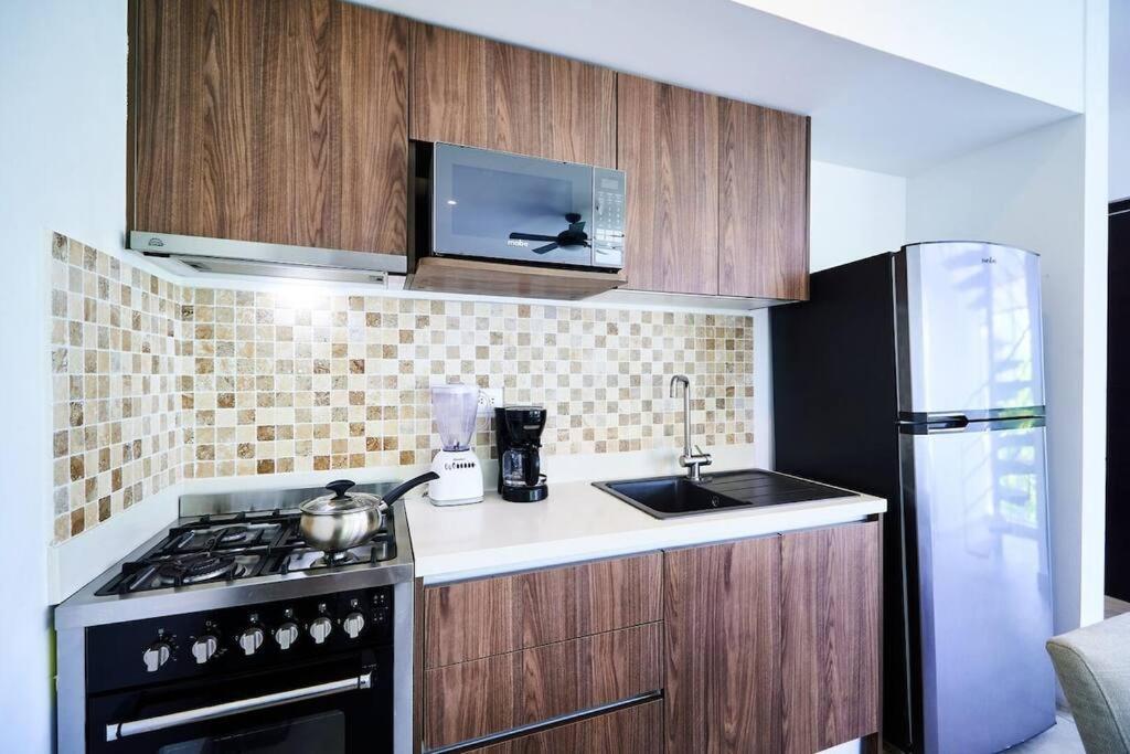 Apartment Serene Private Rooftop Jacuzzi Penthouse 2 Pools 5 Min To + Gym