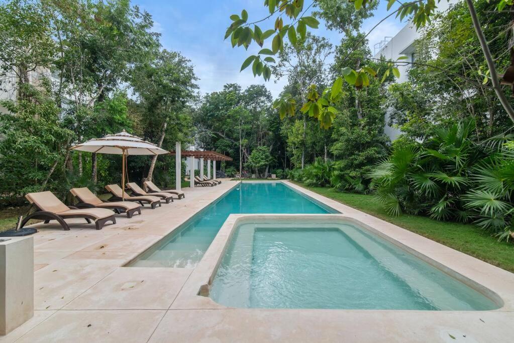 Apartment Encanto Private Balcony 2 Pools Gym Only 5 Minutes To Beaches *