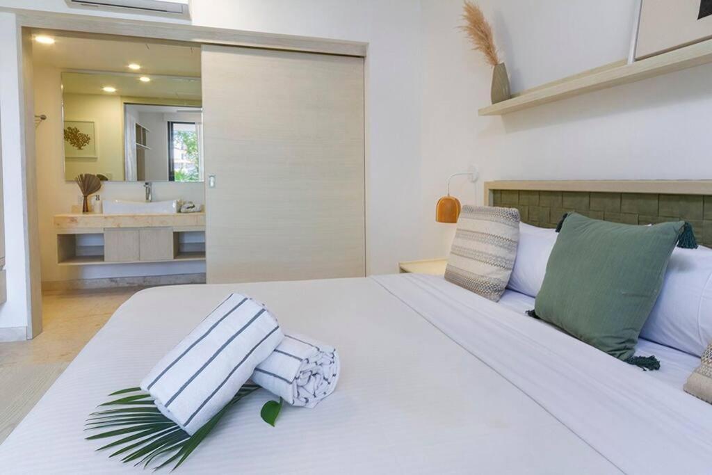 Apartment 2 Bedroom + Private Pool And Roof Top Terrace